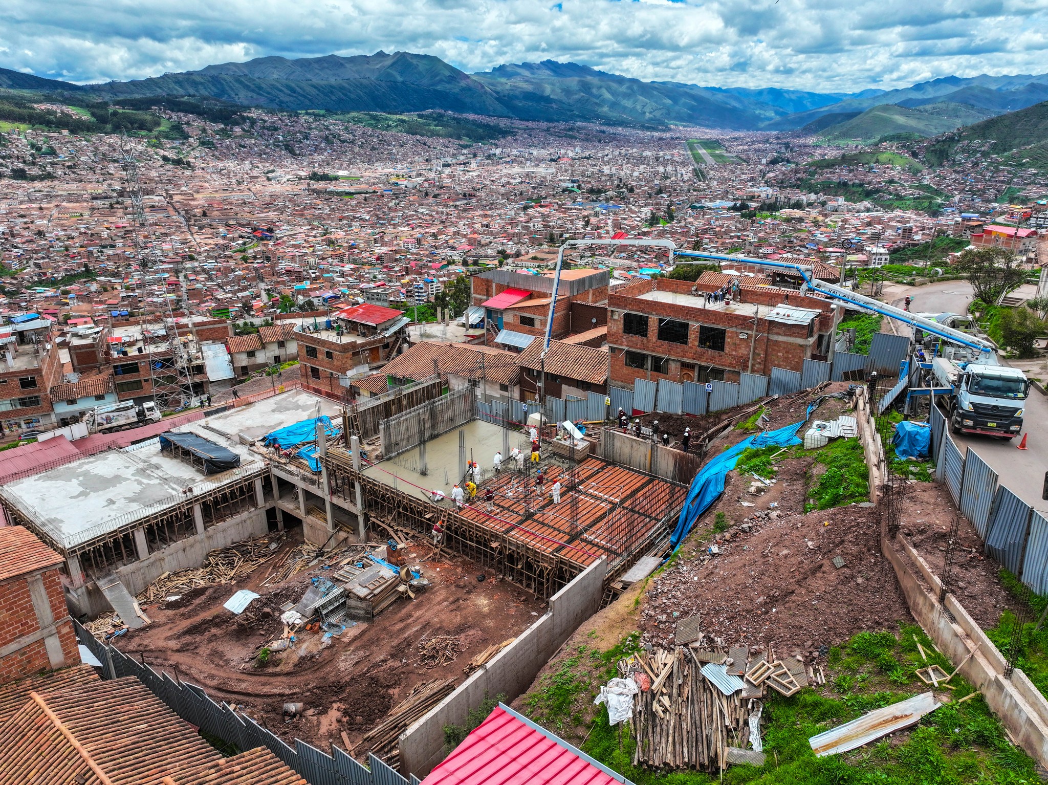IMPORTANTE AVANCE EN LA GIGANTESCA Y MODERNA INFRAESTRUCTURA DEL JARDÍN N° 1198 VILLA EL SOL