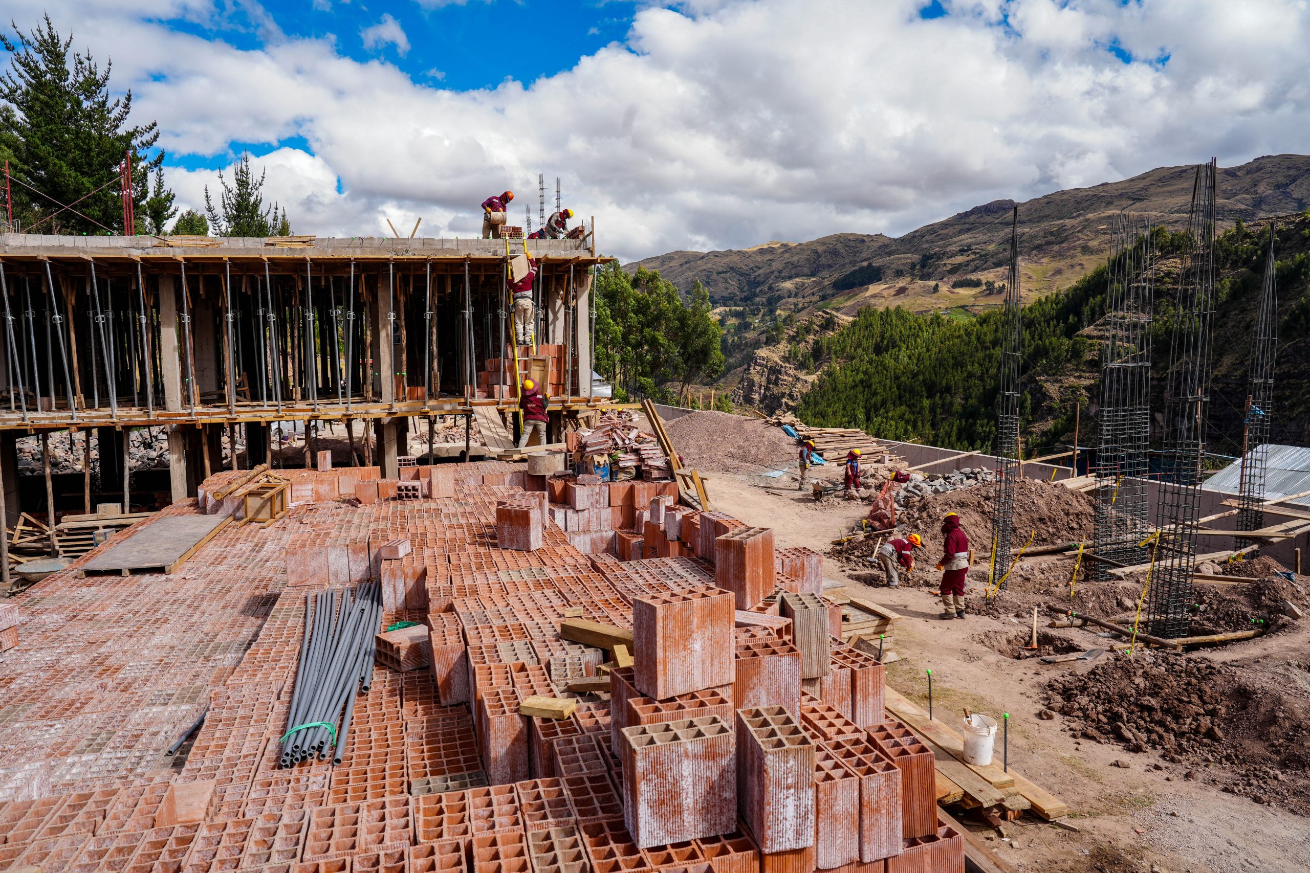 CON MÁS DE 15 MILLONES DE SOLES MUNICIPALIDAD DEL CUSCO CONSTRUYE LA PRIMERA INSTITUCIÓN EDUCATIVA SECUNDARIA DEL DISTRITO DE CCORCA