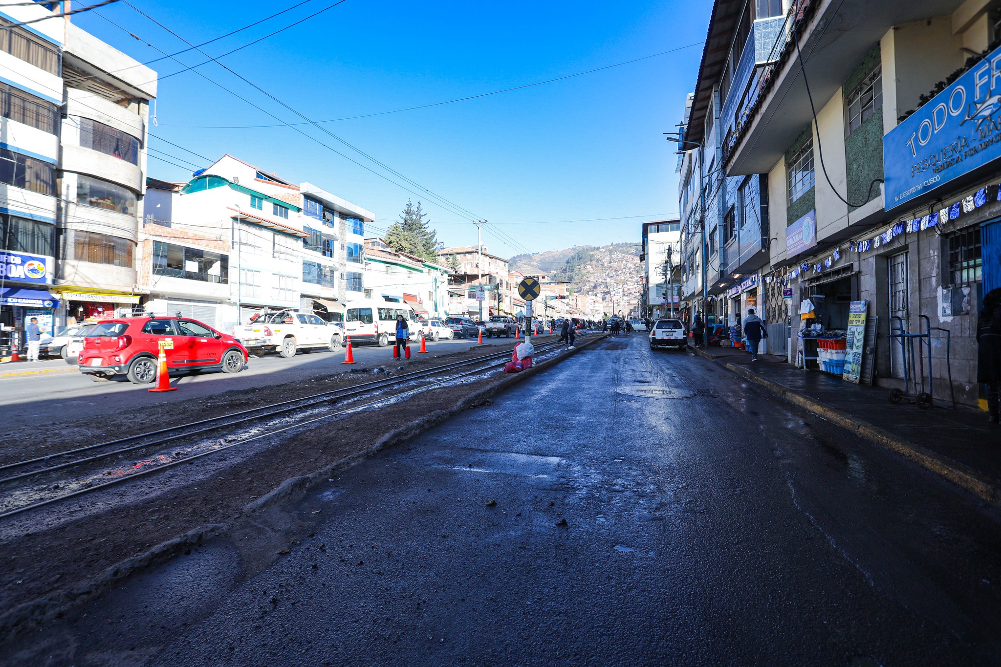 MUNICIPALIDAD DEL CUSCO LIBERÓ LA AV. EJÉRCITO EN UN OPERATIVO MULTISECTORIAL