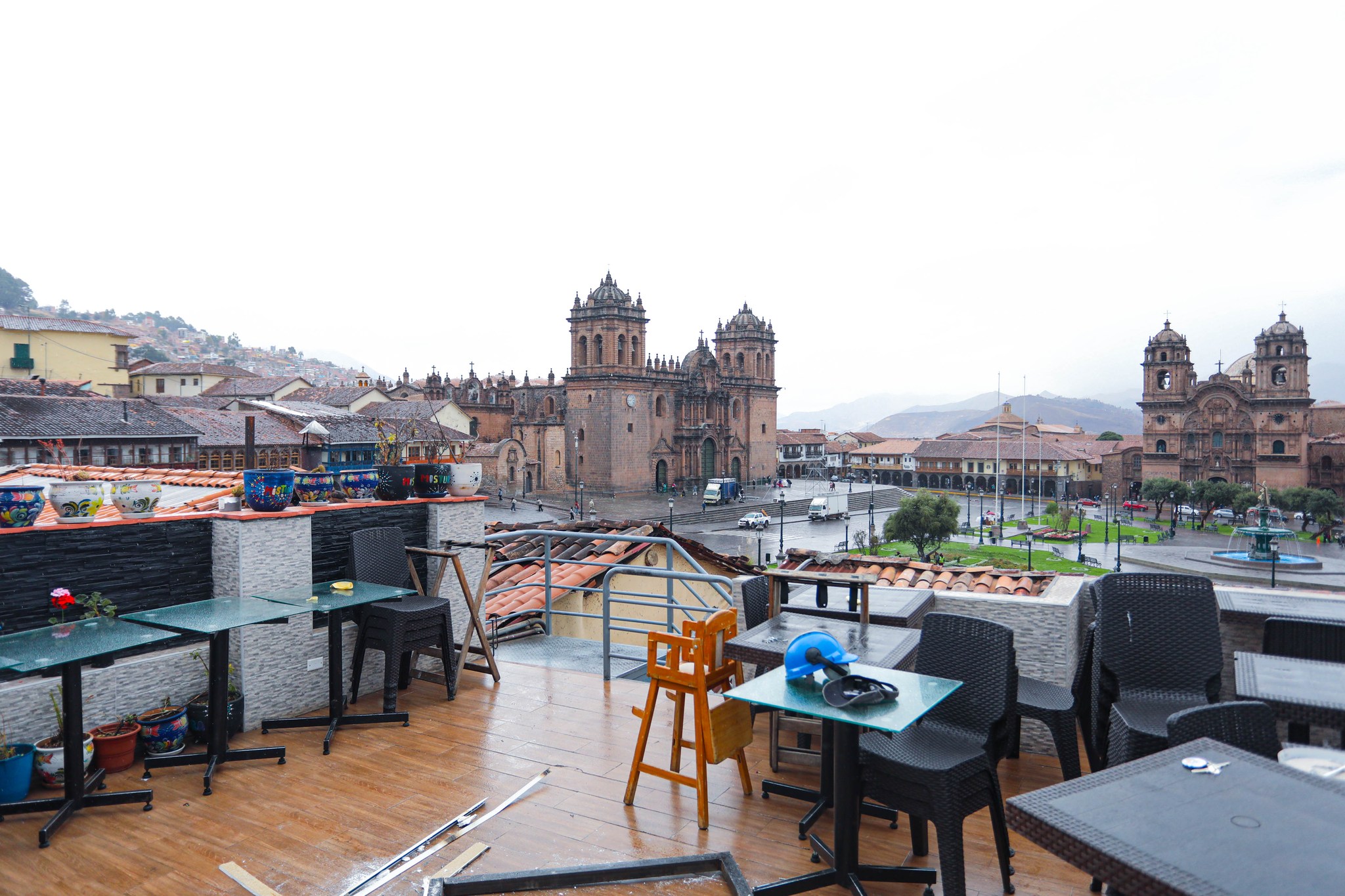 TRANSGRESORA DE LA MONUMENTALIDAD SE PONE A DERECHO E INICIA TRABAJOS DE RESTITUCIÓN DE TERRAZA EN SU INMUEBLE