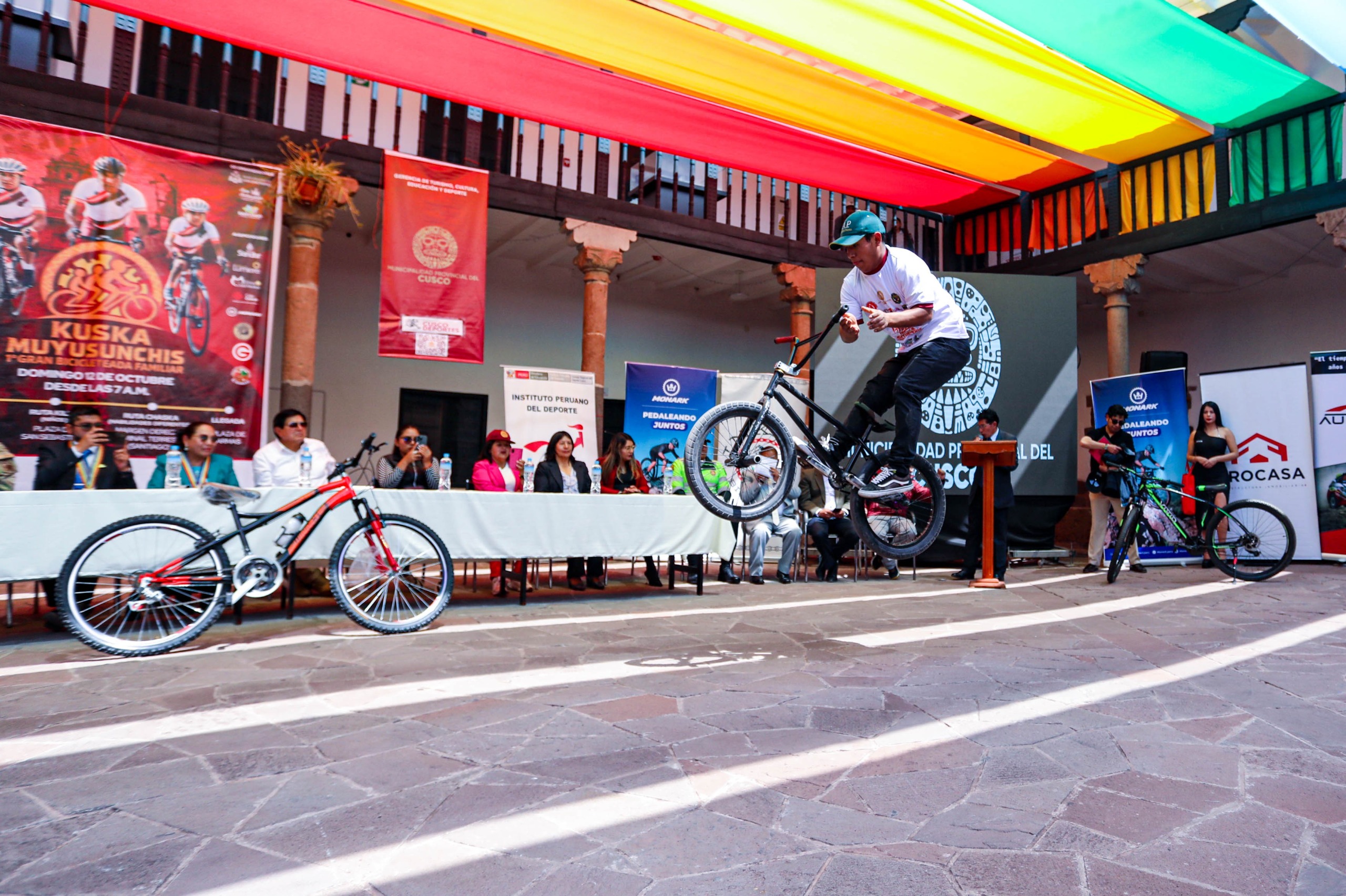 CUSCO CELEBRA LA SALUD Y LA AMISTAD CON LA PRIMERA BICICLETEADA FAMILIAR “KUSKA MUYUSUNCHIS 2025”