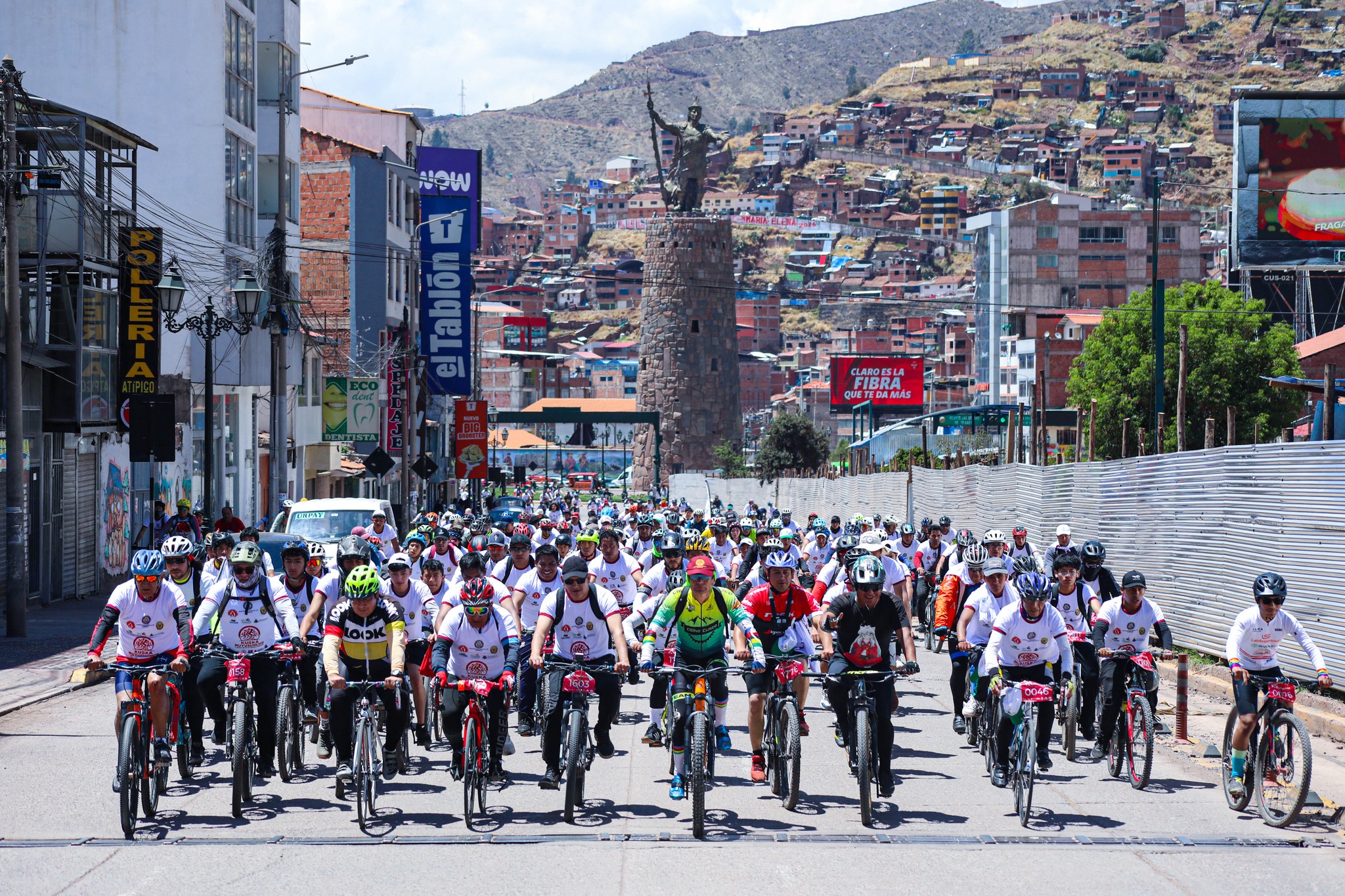 MÁS DE 2 MIL 500 CUSQUEÑOS PEDALEARON UNIDOS EN LA GRAN BICICLETADA FAMILIAR “KUSKA MUYUSUNCHIS 2025”