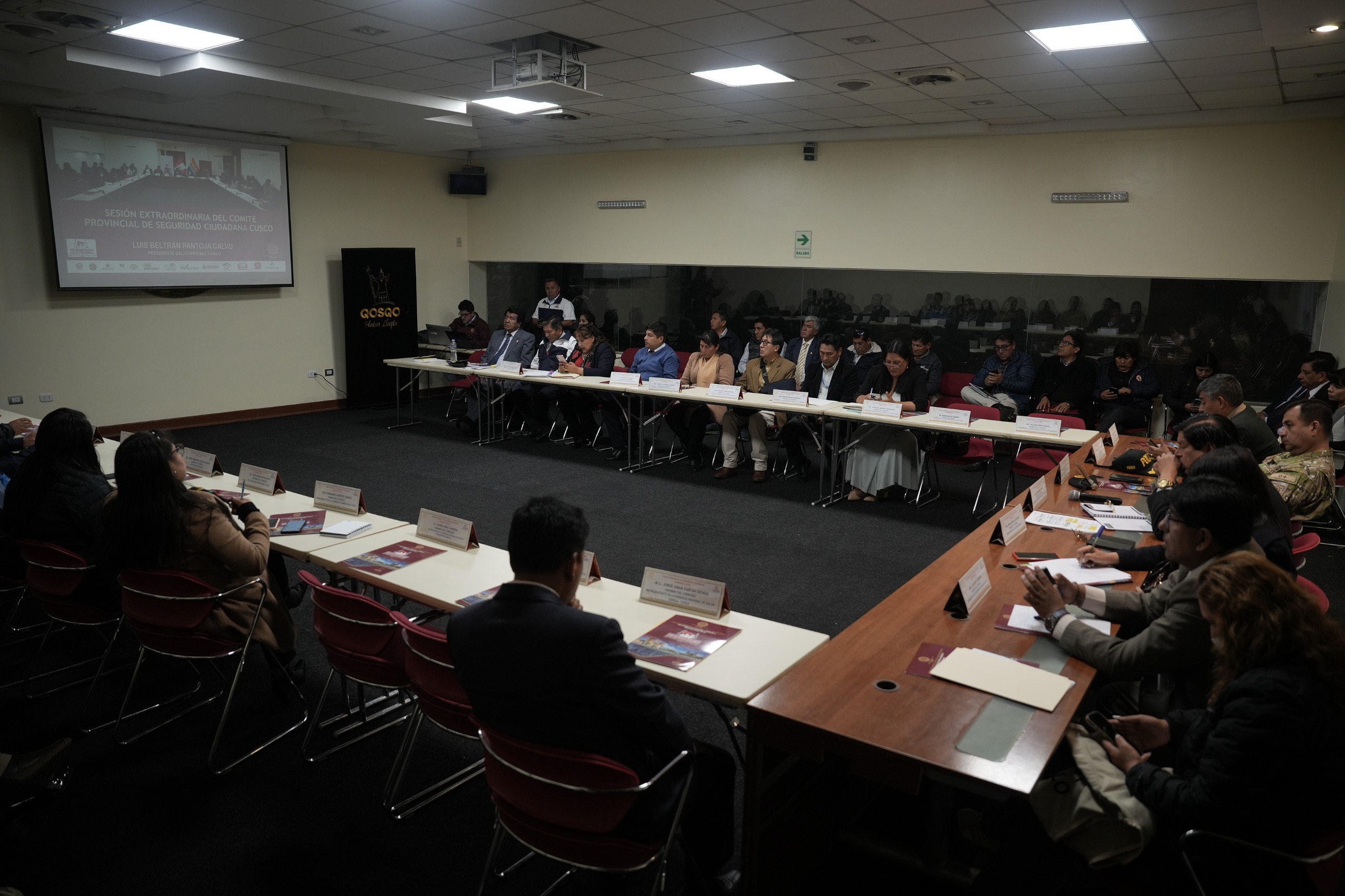 MUNICIPALIDAD DEL CUSCO PRESENTÓ PLAN DE SEGURIDAD Y LIMPIEZA PARA FIESTAS DE FIN DE AÑO EN LA PLAZA MAYOR