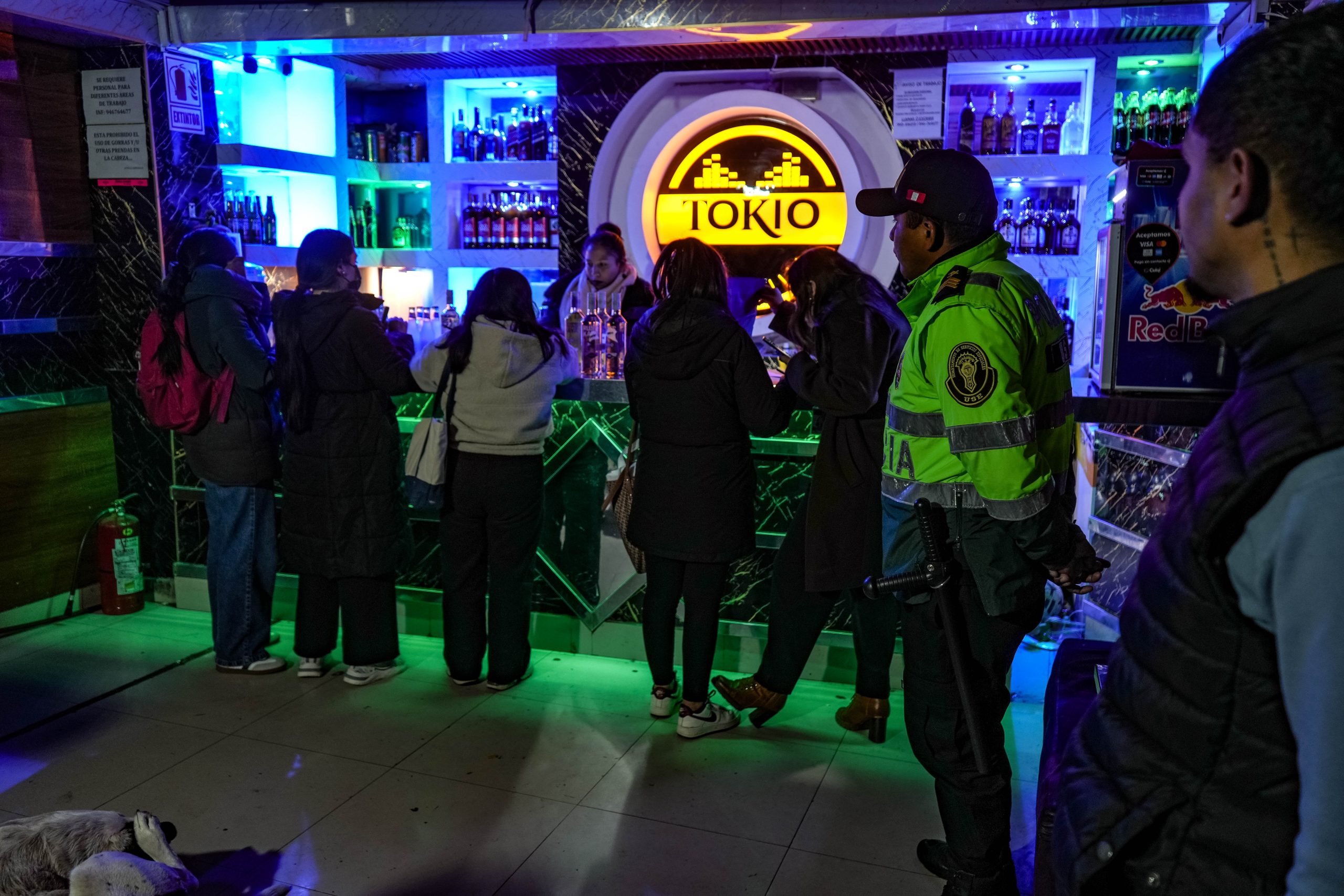 MUNICIPALIDAD DEL CUSCO CLAUSURÓ LA DISCOTECA CLANDESTINA “TOKIO” DE LA CALLE SUECIA POR ATENTAR CONTRA LA SEGURIDAD DE LOS CUSQUEÑOS