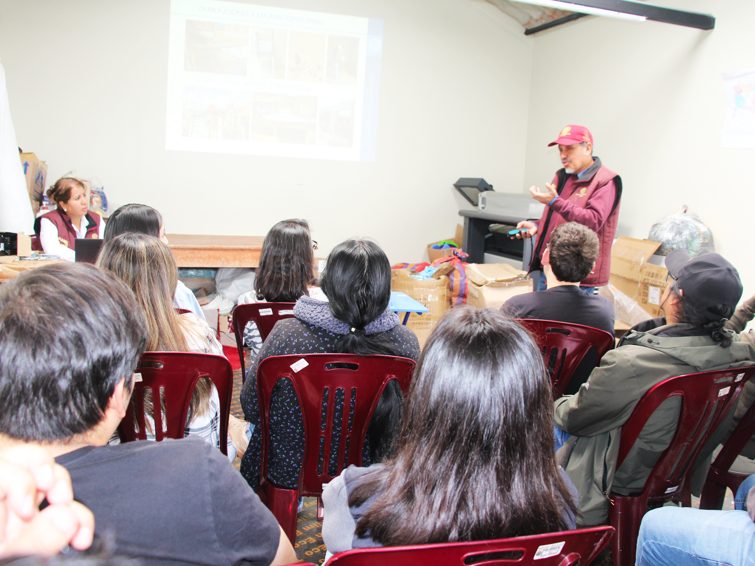 MUNICIPALIDAD DEL CUSCO REALIZA SENSIBILIZACIÓN A LA POBLACIÓN SOBRE AVISAJE COMERCIAL EN EL CENTRO HISTÓRICO