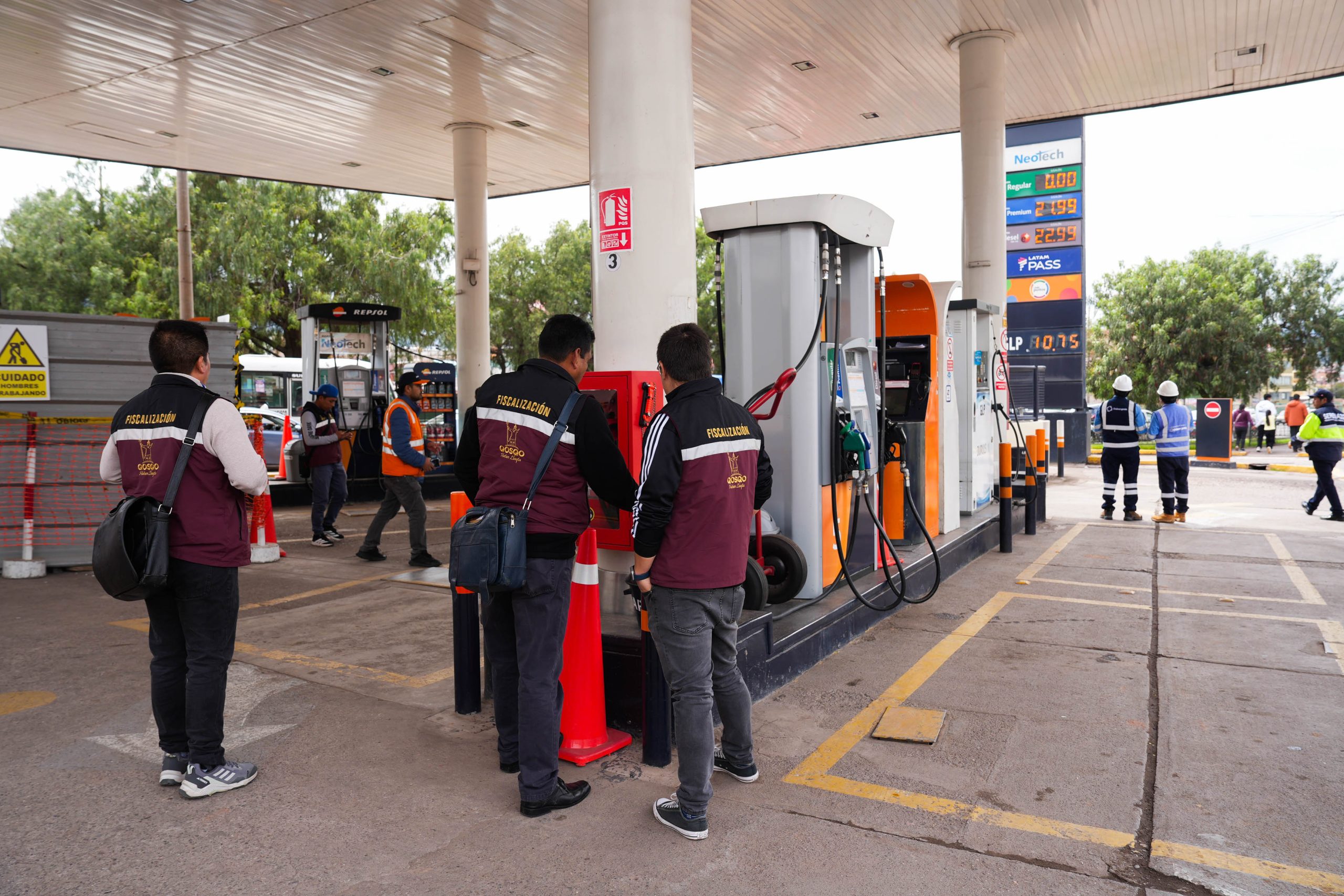 MUNICIPALIDAD DEL CUSCO CLAUSURÓ 2 GRIFOS Y UNA DISTRIBUIDORA DE GAS POR FUNCIONAR AL MARGEN DE LA LEY