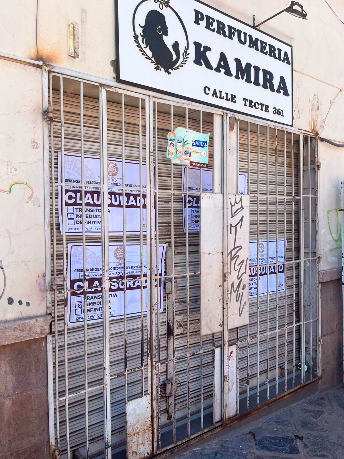 MUNICIPALIDAD DEL CUSCO CLAUSURA 5 PERFUMERÍAS DE LA CALLE TECTE POR NO CONTAR CON LAS CONDICIONES MÍNIMAS DE SEGURIDAD