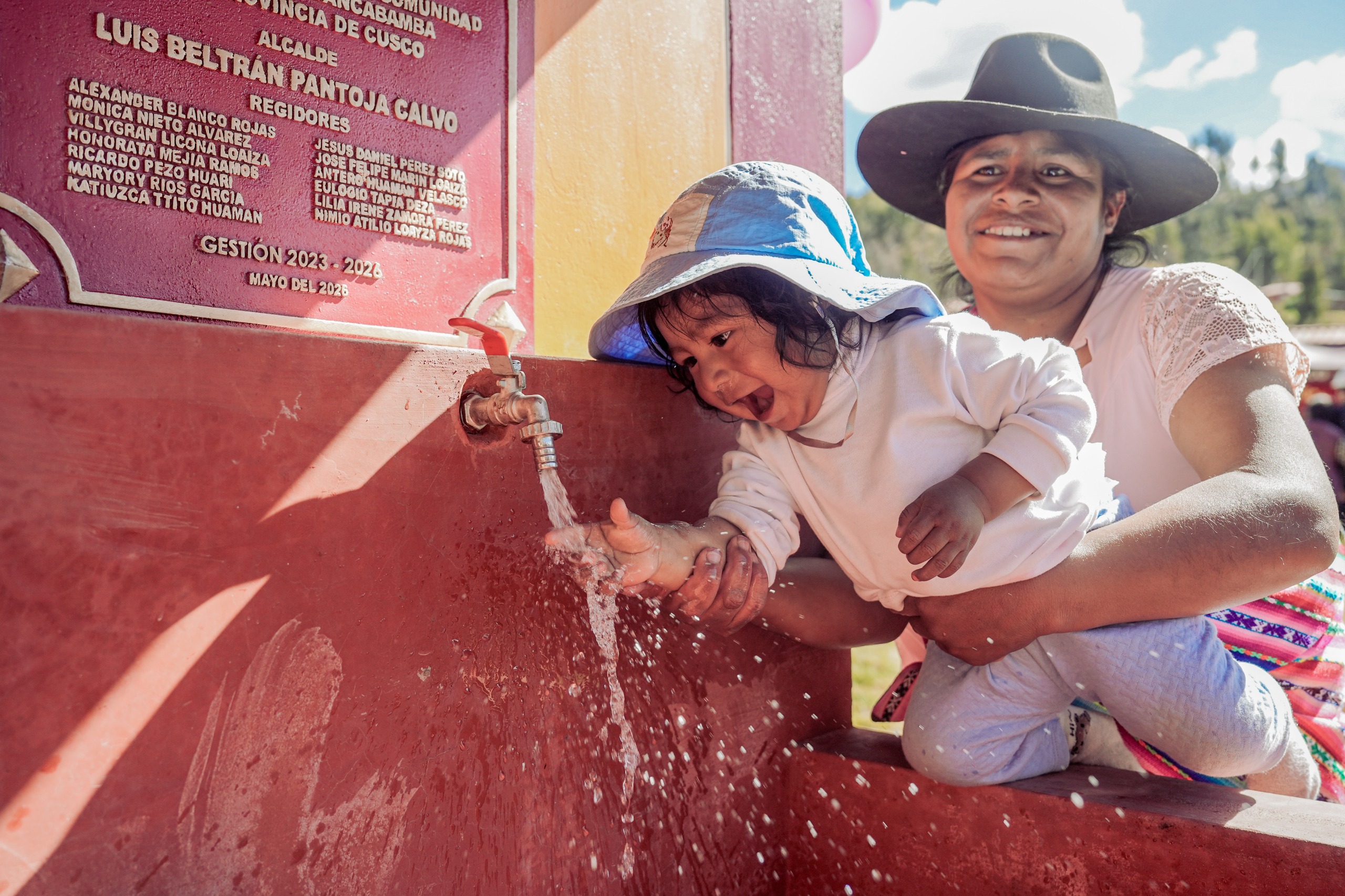 EL MEJOR HOMENAJE AL CUSCO: MUNICIPALIDAD DE CUSCO LLEVA AGUA POTABLE Y SANEAMIENTO BÁSICO A LAS FAMILIAS DE LA COMUNIDAD HUANCABAMBA