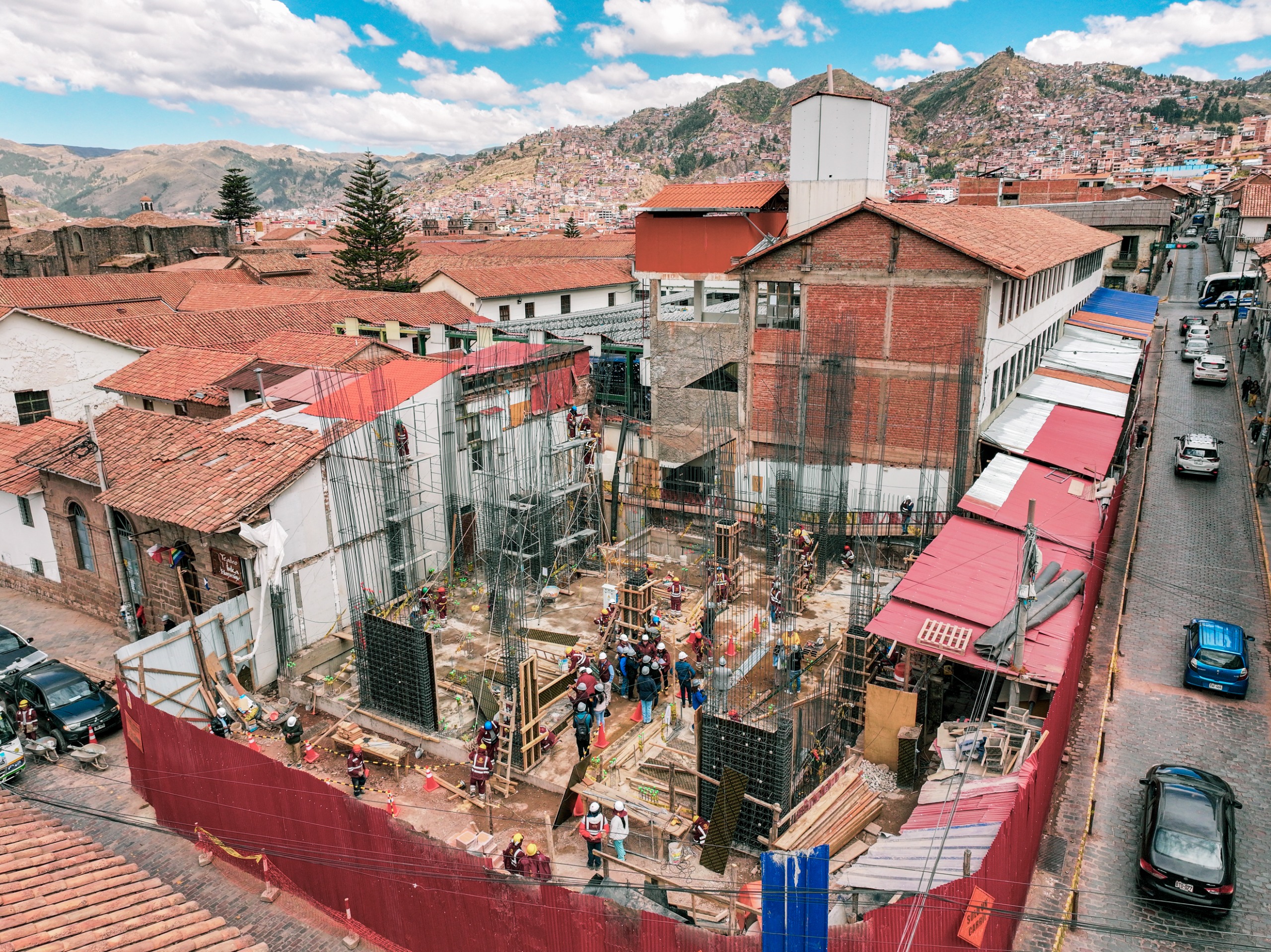 ACELERAN CONSTRUCCIÓN DEL CENTRO DE SALUD DE 7 CUARTONES: MODERNA INFRAESTRUCTURA FORTALECERÁ LA ATENCIÓN MÉDICA EN EL CORAZÓN DEL CENTRO HISTÓRICO DEL CUSCO